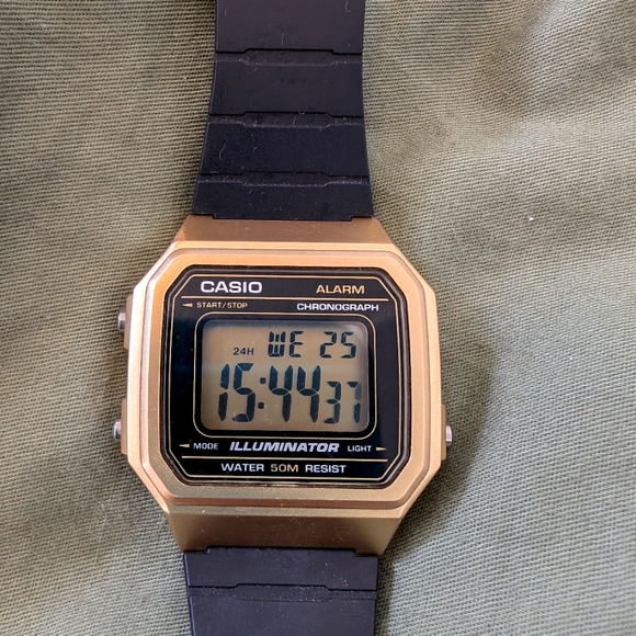NWOT Casio watch - black and gold - Picture 1 of 3
